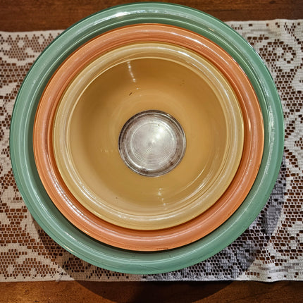 Vintage Set of 3 Glass Pyrex Pastel Clear Bottom Nesting Mixing Bowls