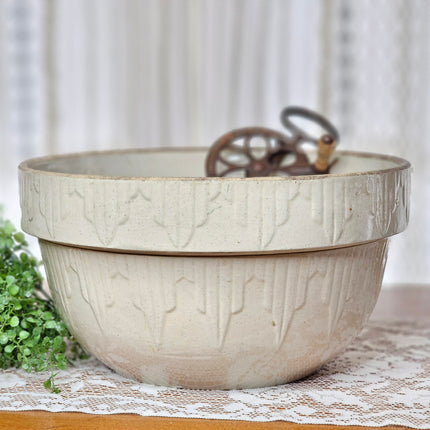 12.5" Antique Ruckel's Sawtooth Beige Stoneware Mixing Bowl