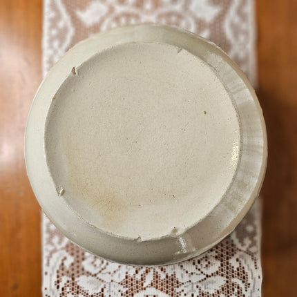 12.5" Antique Beige Ruckel's Sawtooth Stoneware Mixing Bowl