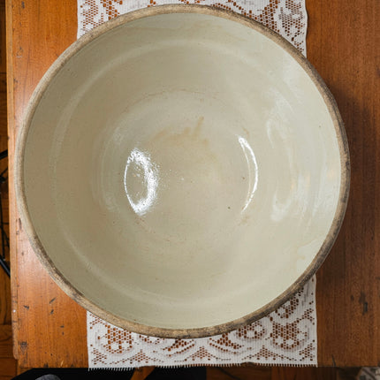 12.5" Antique Beige Ruckel's Sawtooth Stoneware Mixing Bowl