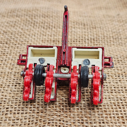 ERTL Case International 4 Row Cyclo Air Planter 1/64 Scale