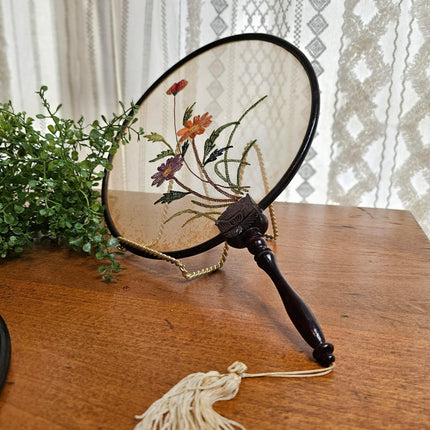 Vintage Chinese SuXiu Silk Embroidery Fan