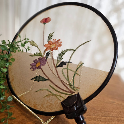 Vintage Chinese SuXiu Silk Embroidery Fan