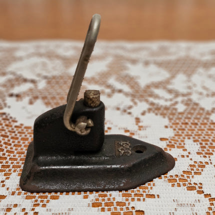 Vintage Wilson Jones Bet Single Hole Paper Punch