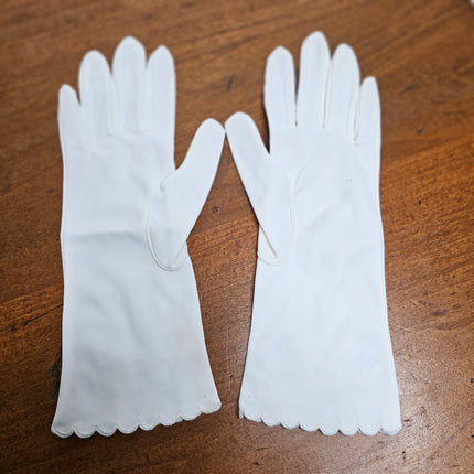 Vintage White Mid-Length Women's Gloves Set