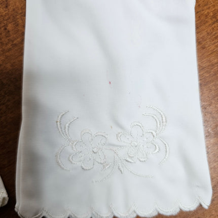 Vintage White Mid-Length Women's Gloves Set