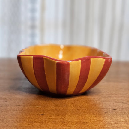 Southern Living At Home Gail Pittman Sienna Ceramic Ruffled Serving Bowl