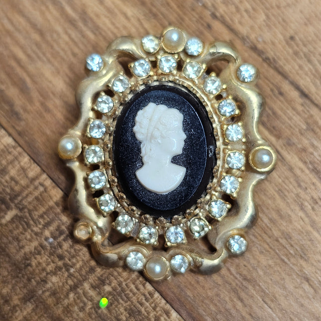 Vintage Black and White Coro Cameo Brooch Pin