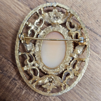 Vintage Florenza Carved Shell Cameo Brooch Pin