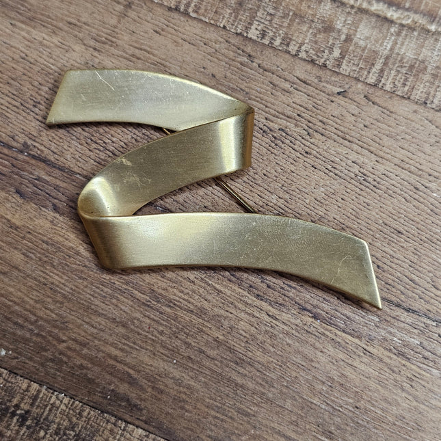 Vintage Napier Gold Ribbon Brooch Pin