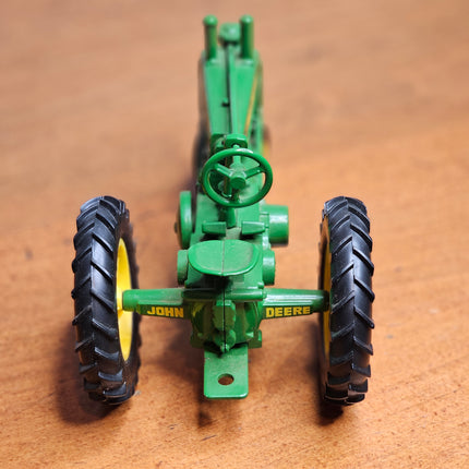 ERTL John Deere Tractor Model "A" 1/16 Scale