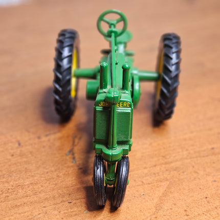 ERTL John Deere Tractor Model "A" 1/16 Scale