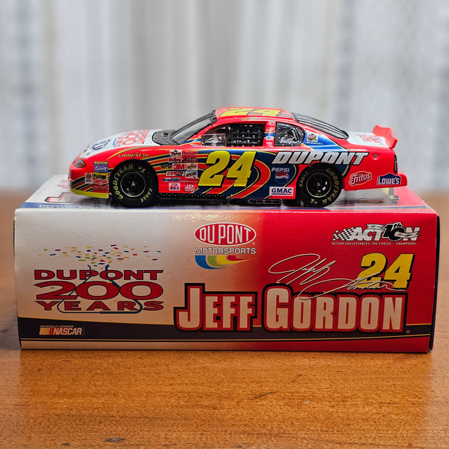 Jeff Gordon #24 DuPont 200th Anniversary Celebration 2002 Chevrolet Monte Carlo Diecast Model Car 1:24