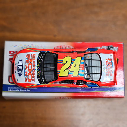 Jeff Gordon #24 DuPont 200th 2002 Chevrolet Monte Carlo Diecast Model Car 1:24