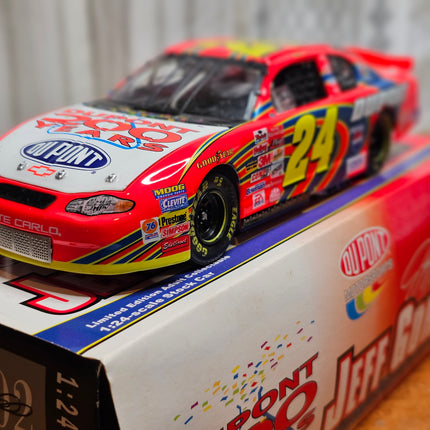 Jeff Gordon #24 DuPont 200th 2002 Chevrolet Monte Carlo Diecast Model Car 1:24