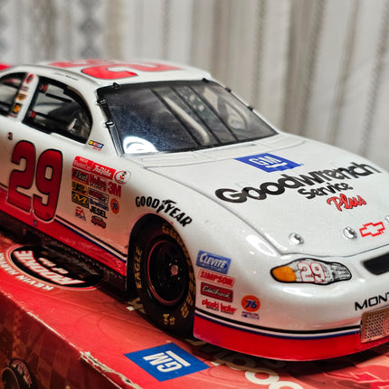 Kevin Harvick #29 GM 2001 Chevrolet Monte Carlo Diecast Model Car 1:24