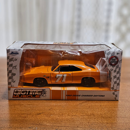 Big Time Muscle 1968 Dodge Charger Daytona #71 Diecast Model Car 1:24