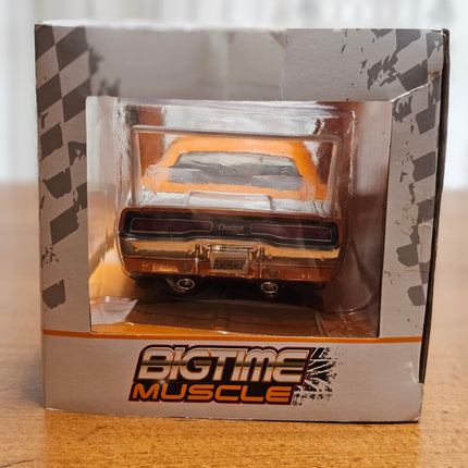 Big Time Muscle 1968 Dodge Charger Daytona #71 Diecast Model Car 1:24