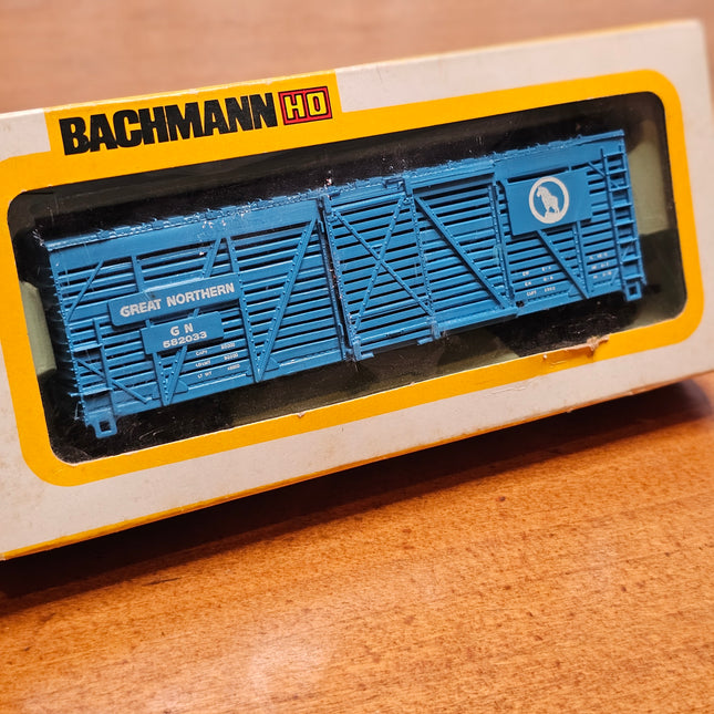 Bachmann HO Scale Great Northern 41' Wood Stock Car