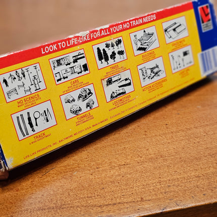 Life-Like HO Scale Pennsylvania 2584 Powered Locomotive