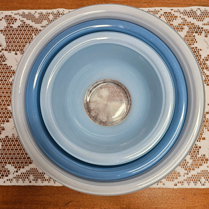 Vintage Set of 3 Glass Pyrex Moody Blues Clear Bottom Nesting Mixing Bowls