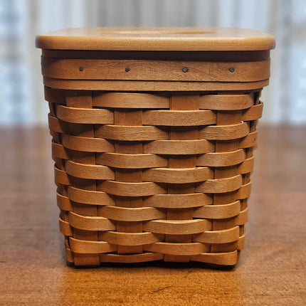 2001 Longaberger Tissue Basket