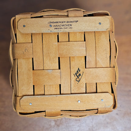 2001 Longaberger Tissue Basket