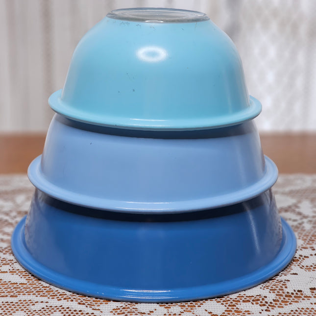 Vintage Set of 3 Glass Pyrex Moody Blues Clear Bottom Nesting Mixing Bowls